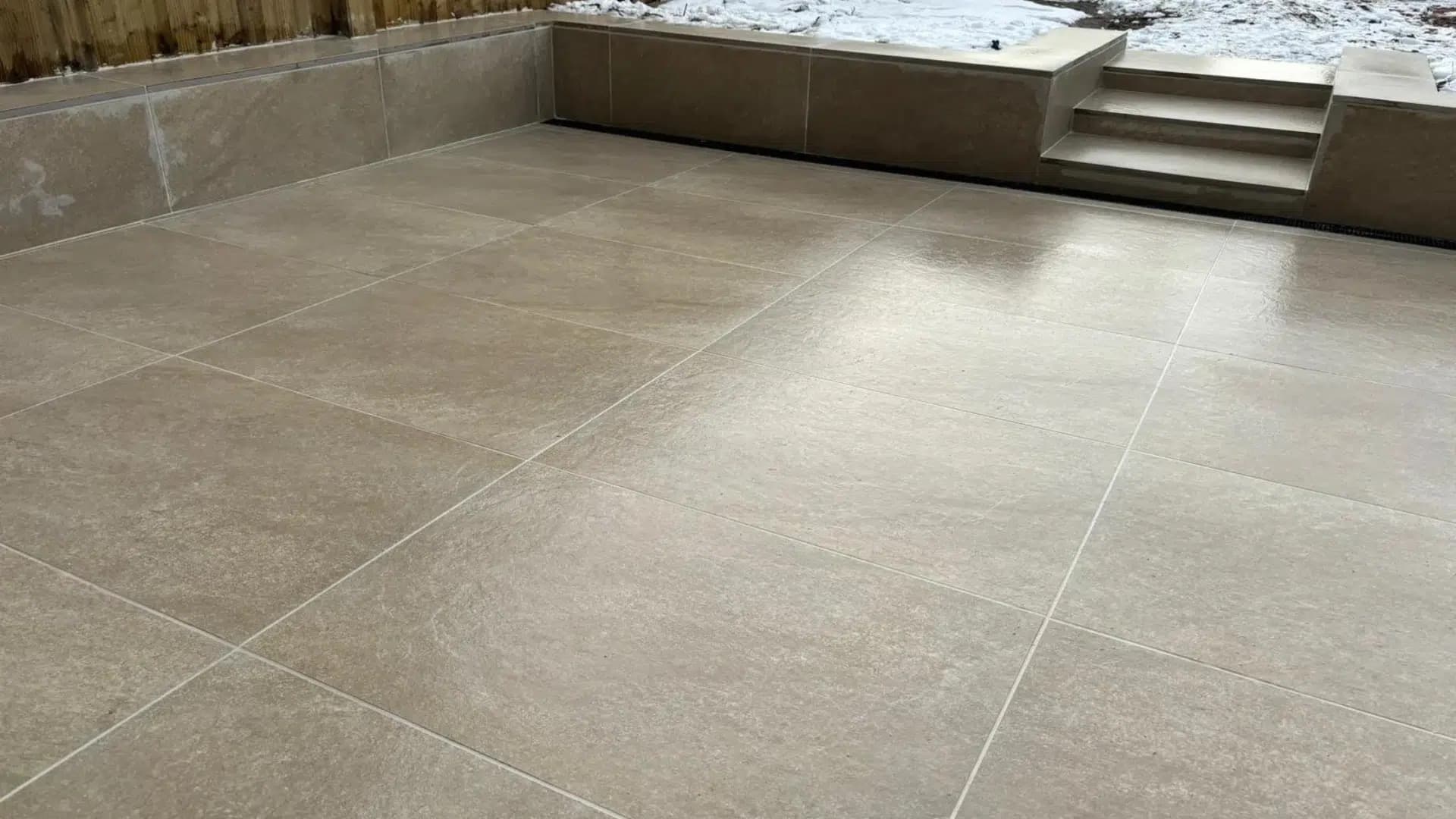 Porcelain patio and steps